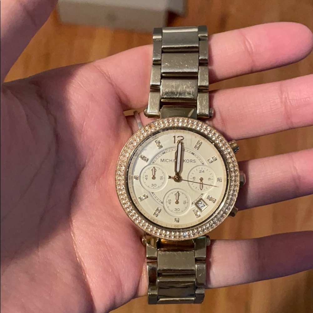 ***REDUCED*** GOLD MICHAEL KORS WATCH NEGOTIABLE!